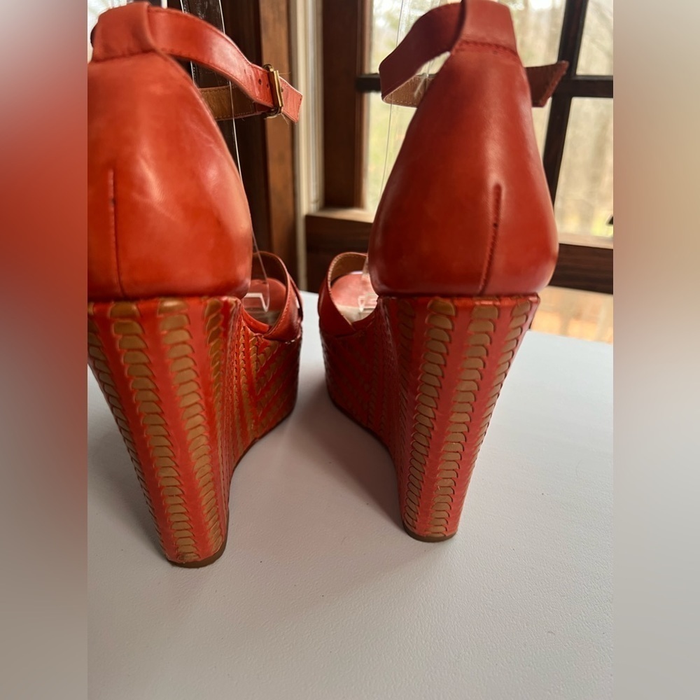 Pour La Victoire Women's Bonita Wedge Sandal size 7 orange woven platform - Picture 7 of 16
